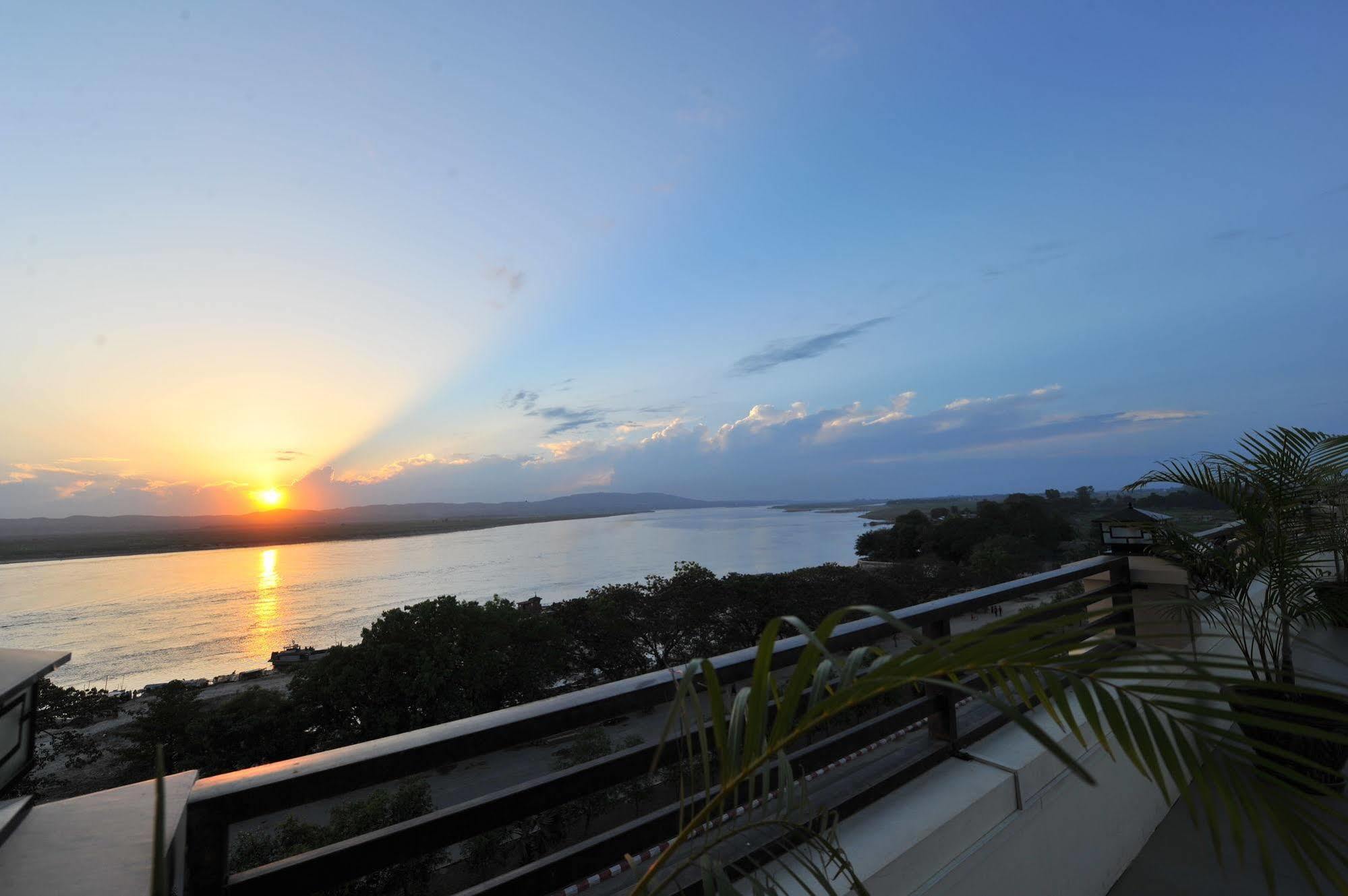 Ayarwaddy River View Hotel Mandalay Eksteriør bilde